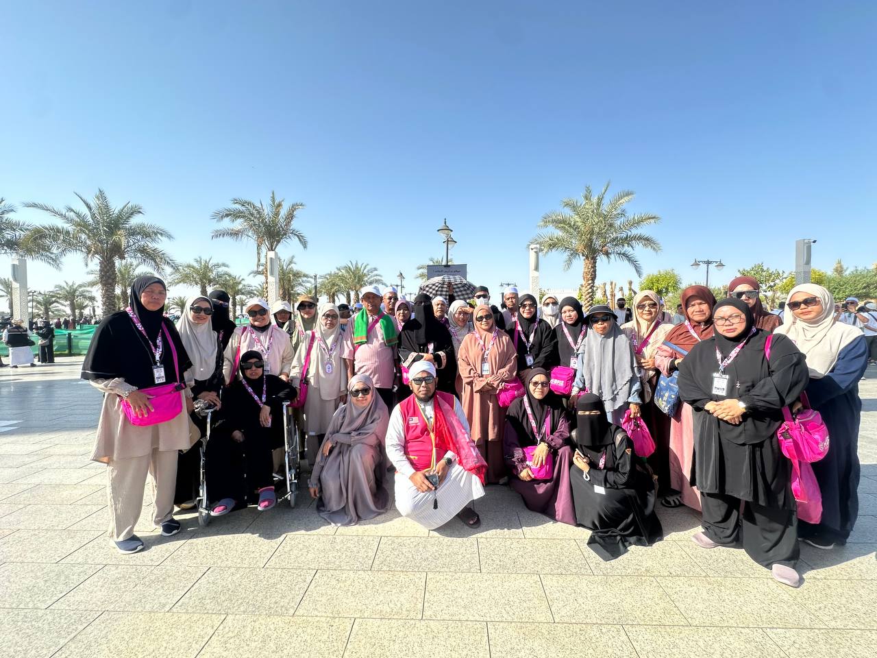 Kumpulan Hafiz Travel menikmati perjalanan Umrah berkumpulan