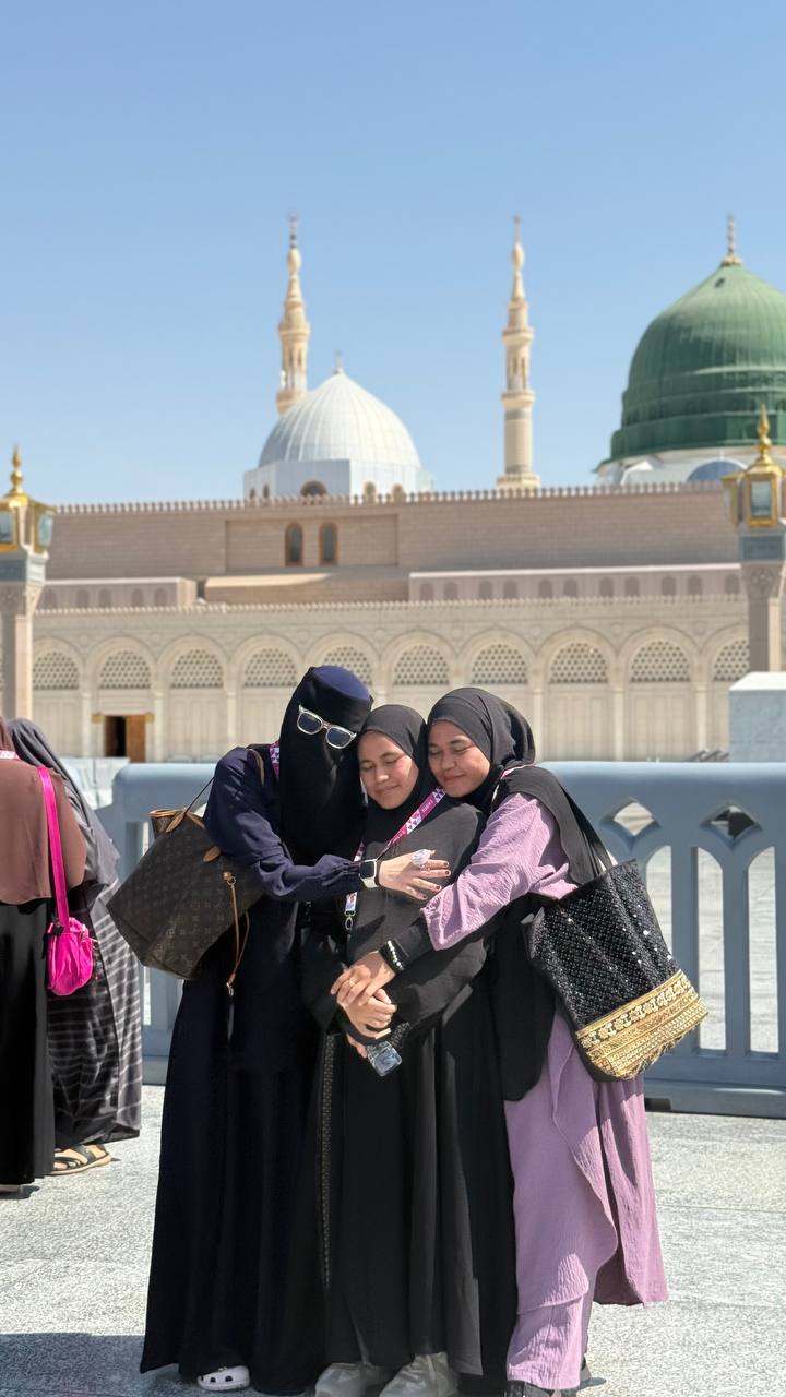Jemaah Hafiz Travel dalam perjalanan Umrah
